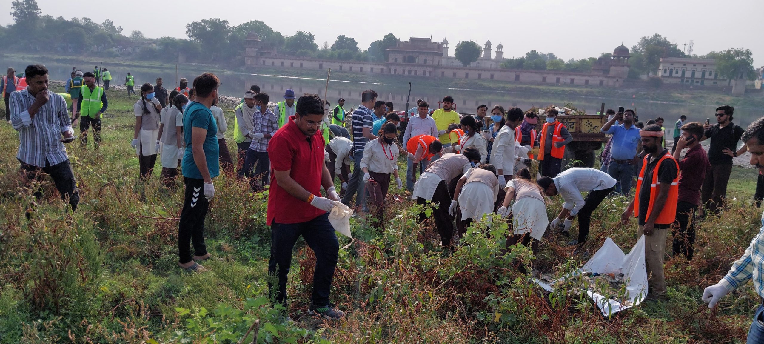 संकल्प की लहर: आगरा में ऐतिहासिक स्वच्छता अभियान ने दिखाया नया रास्ता!