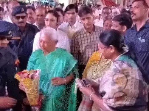 आगरा यूनिवर्सिटी में कुलाधिपति आनंदीबेन पटेल का ‘नाइट स्टे’: NAAC सहित कई मुद्दों पर अधिकारियों संग की समीक्षा, आज मिलेंगी प्रिंसिपलों से