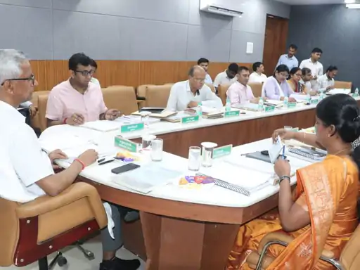 आगरा के ‘अटलपुरम’ में प्लॉटों के दाम तय: ₹29,500/वर्ग मीटर का रेट तय, 100 वर्ग मीटर तक प्लॉट पर बिना नक्शे बनेगा घर!