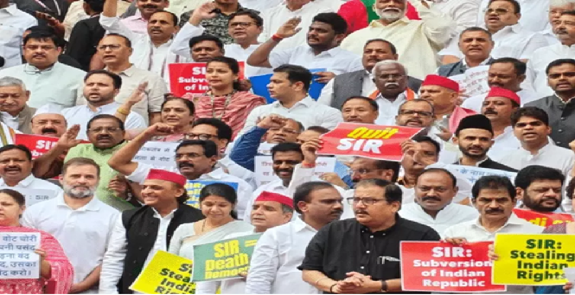 संसद में ‘हंगामे’ का दूसरा दिन: बिहार वोटर लिस्ट पर विपक्ष का ‘जबरदस्त’ प्रदर्शन, दोनों सदन 12 बजे तक स्थगित!