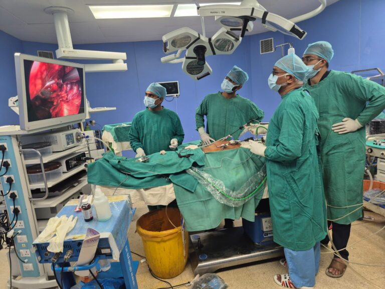 एस.एन. मेडिकल कॉलेज में दुर्लभ हर्निया का सफल लैप्रोस्कोपिक ऑपरेशन, मरीज तीन दिन में डिस्चार्ज