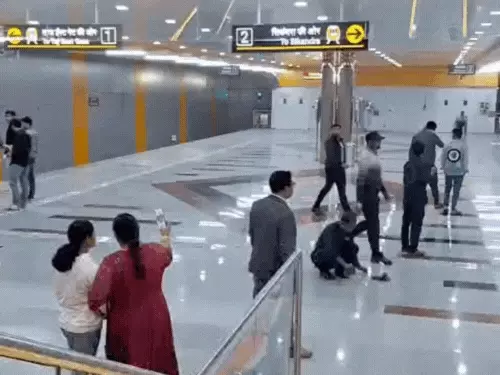 आगरा मेट्रो प्रोजेक्ट में नया बदलाव: अब हाईवे स्टेशनों पर कम होगा ‘कॉनकोर्स एरिया’, सीधे प्लेटफॉर्म पर पहुंचेंगे यात्री