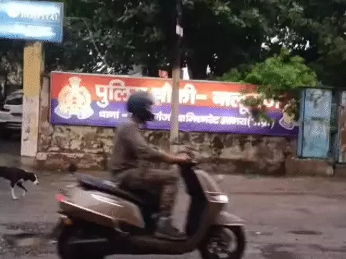 आगरा में बालूगंज पुलिस चौकी सस्पेंड: चौकी इंचार्ज समेत 8 पुलिसकर्मियों पर गिरी गाज, लूट के मामले में ‘सेटिंग’ की चर्चा