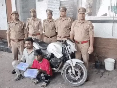 आगरा में छात्रा से फोन छीनने वाले दो बदमाश 3 घंटे में गिरफ्तार, 5 फोन बरामद