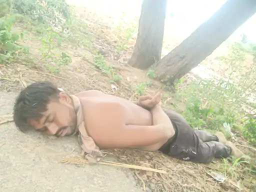 आगरा में क्रूरता की हदें पार: दबंगों ने युवक को हाथ-पैर बांधकर बंबा में फेंका, पुलिस पर लापरवाही का आरोप