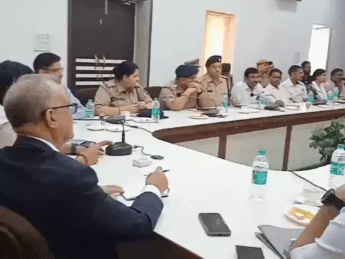 आगरा में नकली दवा सिंडिकेट पर बड़ी कार्रवाई: केंद्र की नजर, पूर्व डीजीपी की वर्कशॉप के बाद SIT गठित