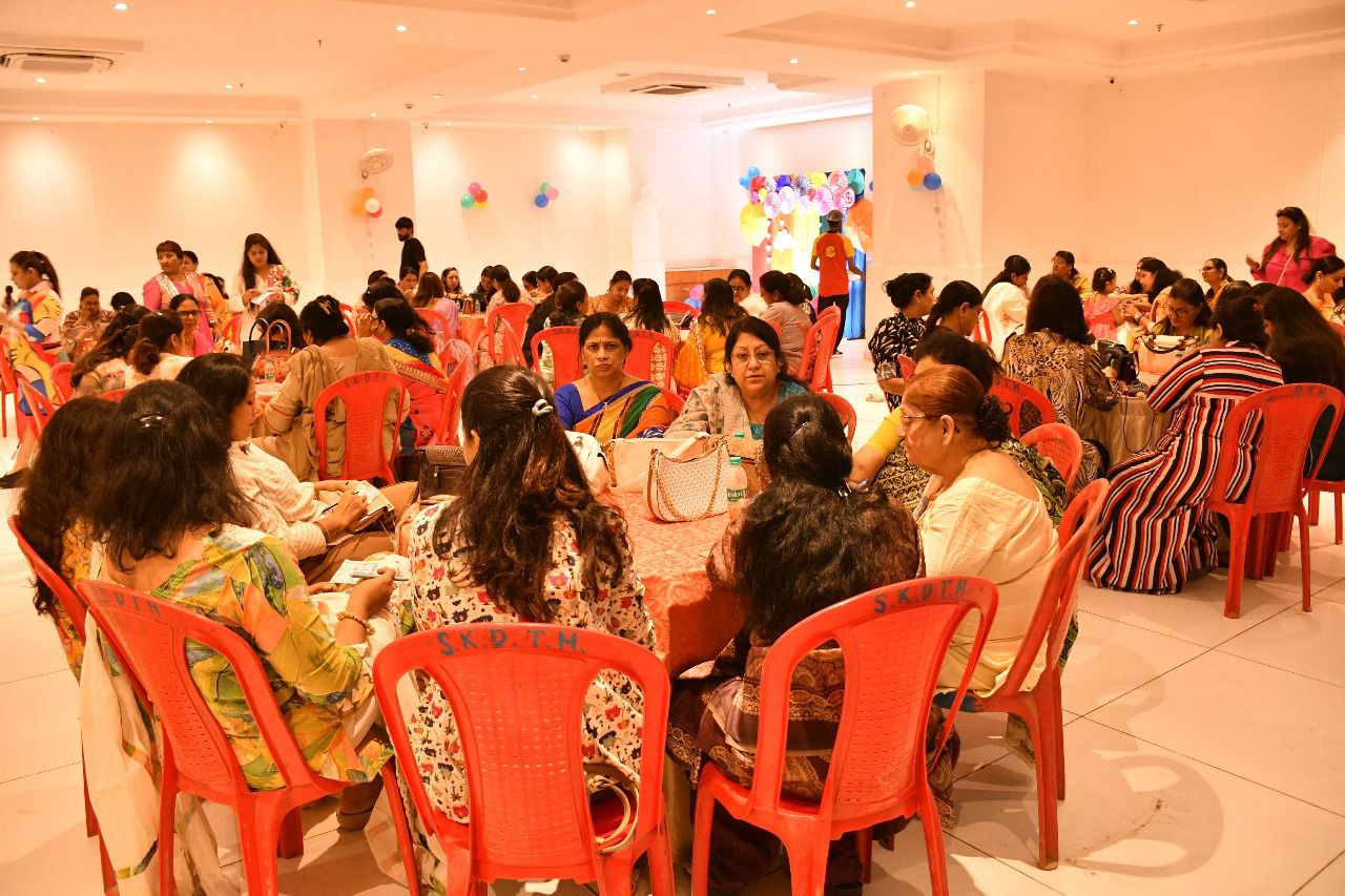 आगरा में ‘शंकर ग्रीन वूमेन्स यूनिटी क्लब’ की भव्य शुरुआत: महिलाओं में उमंग की लहर, हर त्योहार बनेगा खास!