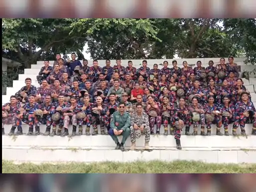 आगरा में एनसीसी कैडेट्स ने पूरा किया पहला जंप