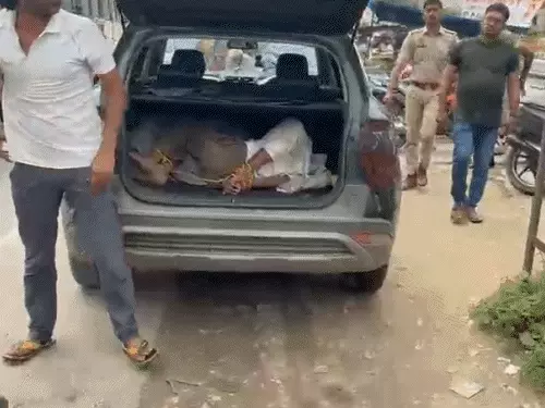 आगरा में पत्नी ने भाइयों से करवाया पति का अपहरण, पूजा करते हुए उठाया; कार की डिक्की से छुड़ाया