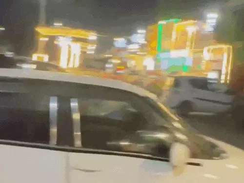 आगरा के सेल्फी प्वाइंट पर महिला शौचालय में आपत्तिजनक चीजें मिलीं, वीडियो वायरल