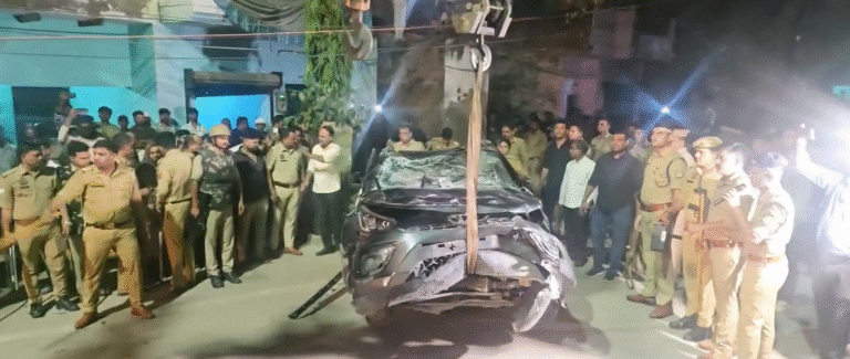 Agra News: नगला बूढ़ी में पुलिस चेकिंग से भागी कार ने 5 को रौंदा