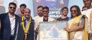 Agra Pride: दीप्ति शर्मा का भव्य सम्मान; 5 लाख का चेक, ‘दबंग’ अंदाज में स्वागत